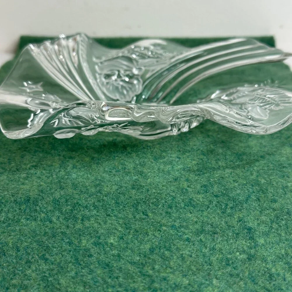 Vintage Mikasa Etched Glass Christmas Medley Bowl Candy Dish With Holiday Design
